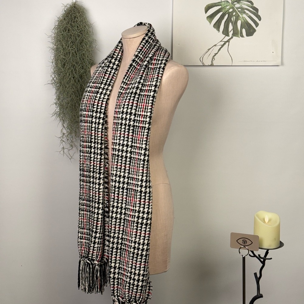 NWOT  Soft Warm Scarf by Liz Claiborne
